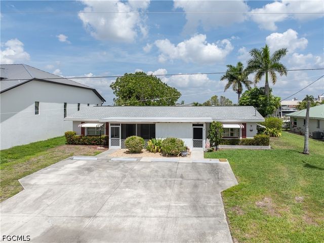 1649 Edith Esplanade, Cape Coral, FL 33904
