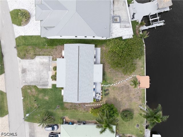 1649 Edith Esplanade, Cape Coral, FL 33904