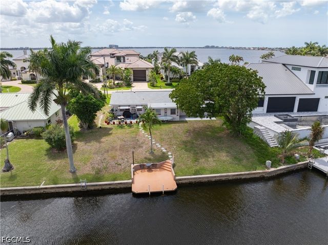 1649 Edith Esplanade, Cape Coral, FL 33904