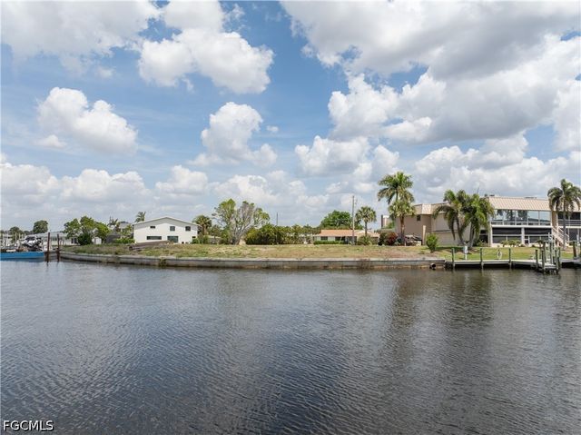 1649 Edith Esplanade, Cape Coral, FL 33904