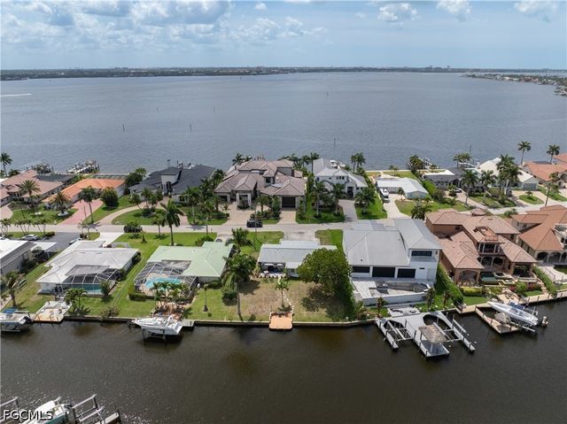 1649 Edith Esplanade, Cape Coral, FL 33904