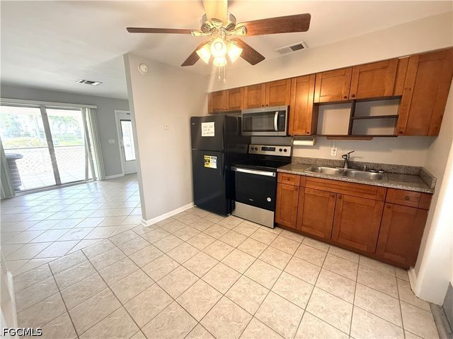 1649 Edith Esplanade, Cape Coral, FL 33904