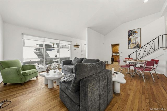 72 Park ave Terrace, Yonkers, NY 10703