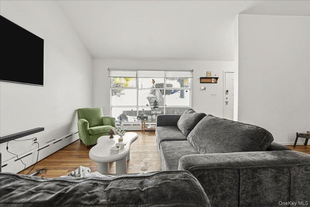 72 Park ave Terrace, Yonkers, NY 10703