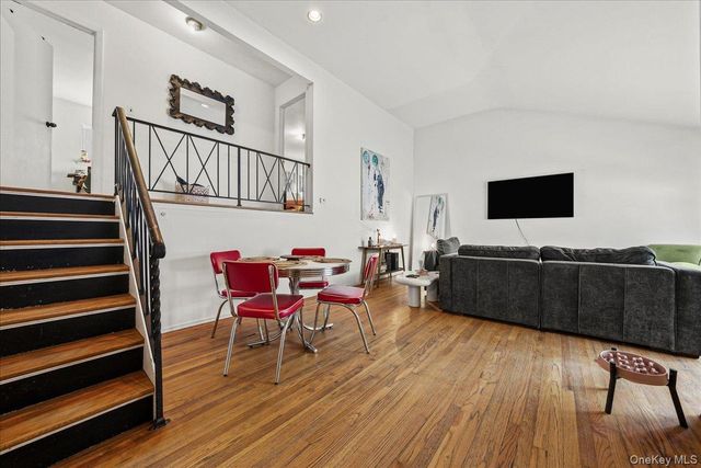 72 Park ave Terrace, Yonkers, NY 10703