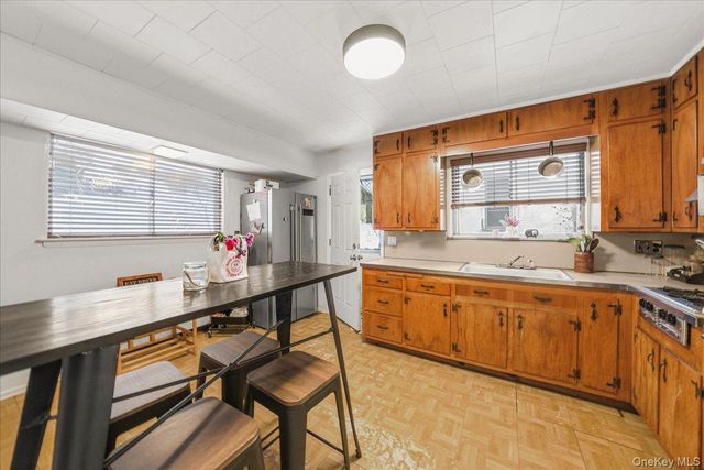 72 Park ave Terrace, Yonkers, NY 10703