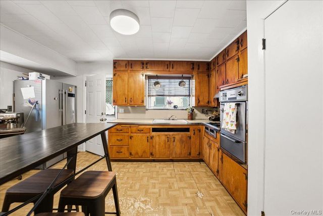 72 Park ave Terrace, Yonkers, NY 10703