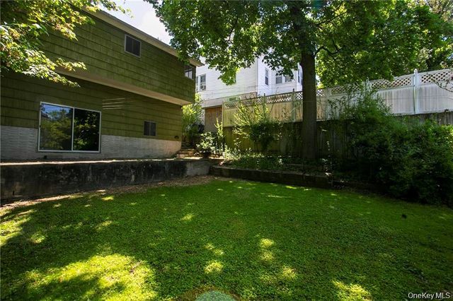 72 Park ave Terrace, Yonkers, NY 10703