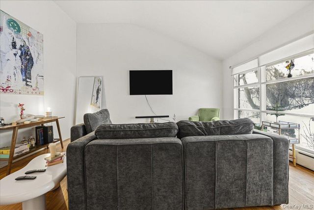 72 Park ave Terrace, Yonkers, NY 10703