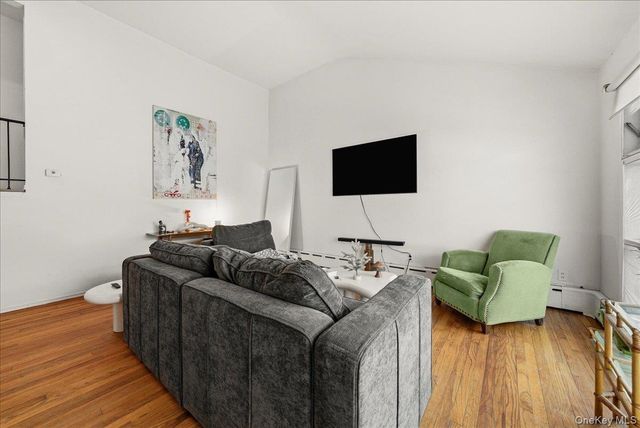 72 Park ave Terrace, Yonkers, NY 10703