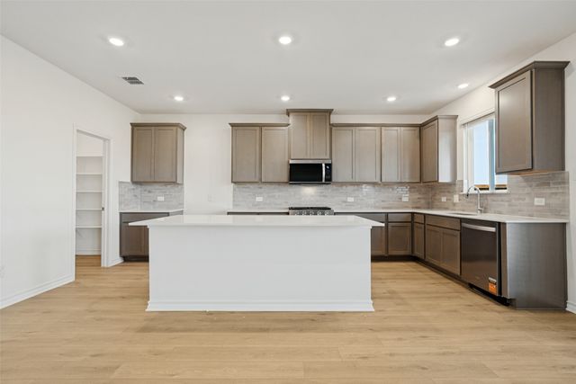 104 Cayenne Road, Aledo, TX 76008