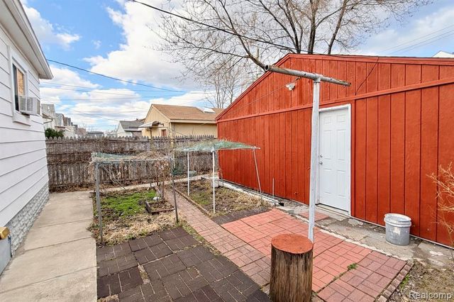 11334 Klinger Street, Hamtramck, MI 48212