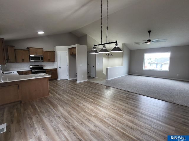 510 Railroad Street, Hallam, NE 68368