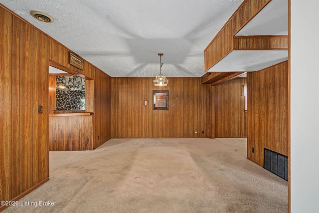 8306 Terry Rd, Louisville, KY 40258