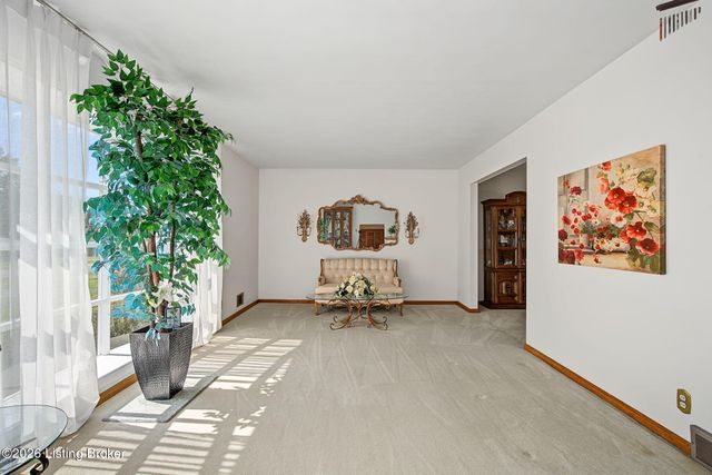 8306 Terry Rd, Louisville, KY 40258