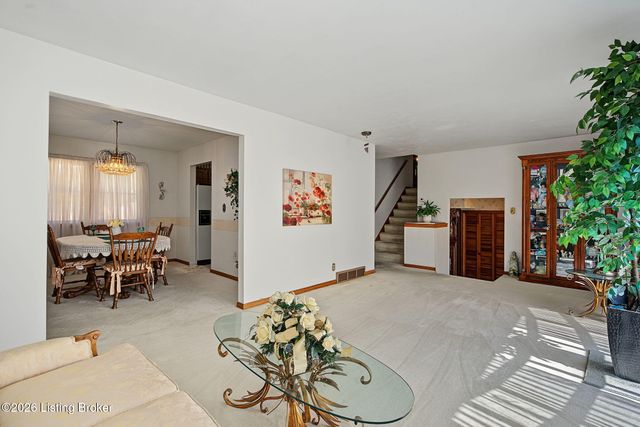 8306 Terry Rd, Louisville, KY 40258