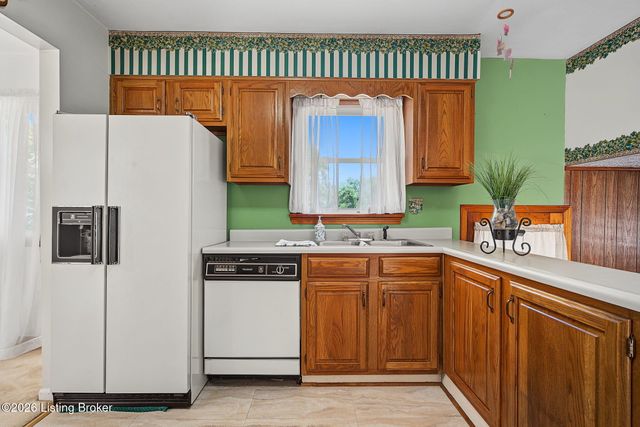 8306 Terry Rd, Louisville, KY 40258