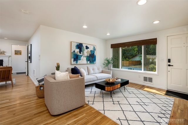 19704 NE 158th Street, Woodinville, WA 98077