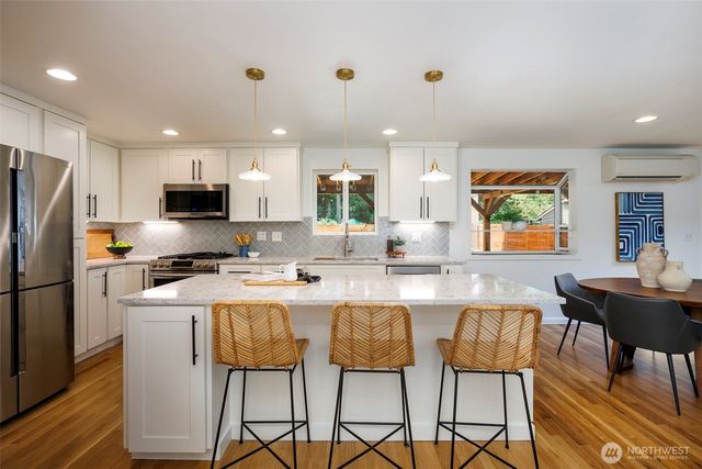 19704 NE 158th Street, Woodinville, WA 98077