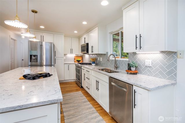 19704 NE 158th Street, Woodinville, WA 98077