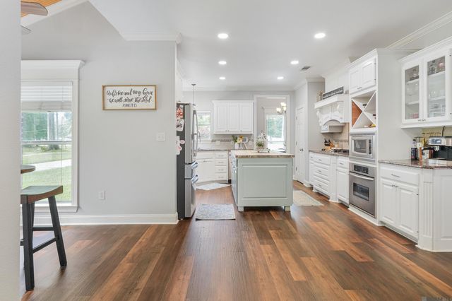 12060 Clanton Dr, Walker, LA 70785