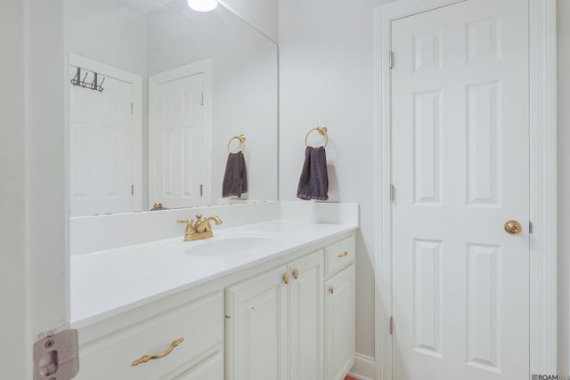 12060 Clanton Dr, Walker, LA 70785