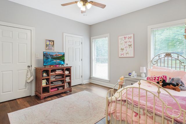 12060 Clanton Dr, Walker, LA 70785