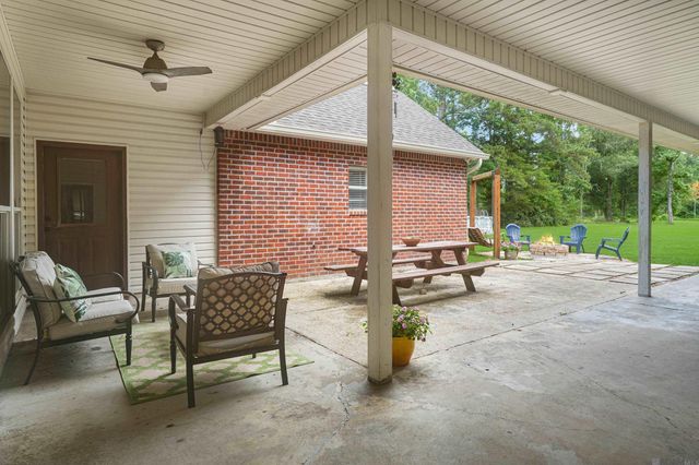 12060 Clanton Dr, Walker, LA 70785