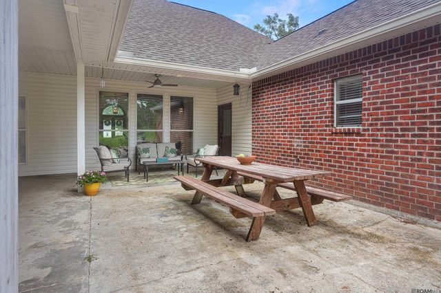 12060 Clanton Dr, Walker, LA 70785