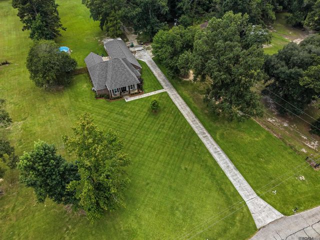 12060 Clanton Dr, Walker, LA 70785