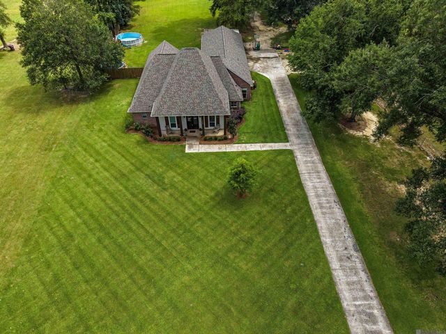 12060 Clanton Dr, Walker, LA 70785