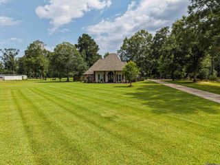 12060 Clanton Dr, Walker, LA 70785