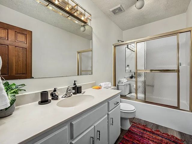 616 Belgium Dr, Hermitage, TN 37076