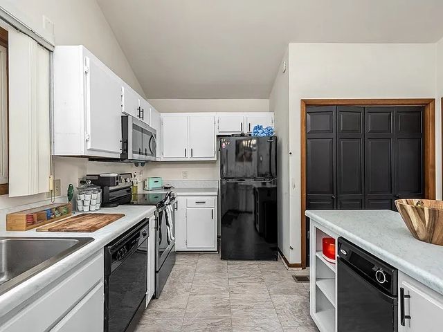 616 Belgium Dr, Hermitage, TN 37076