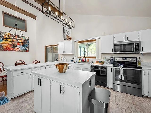 616 Belgium Dr, Hermitage, TN 37076