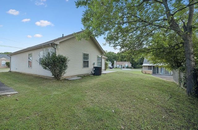 616 Belgium Dr, Hermitage, TN 37076