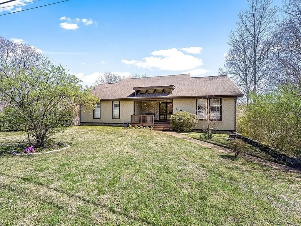 616 Belgium Dr, Hermitage, TN 37076