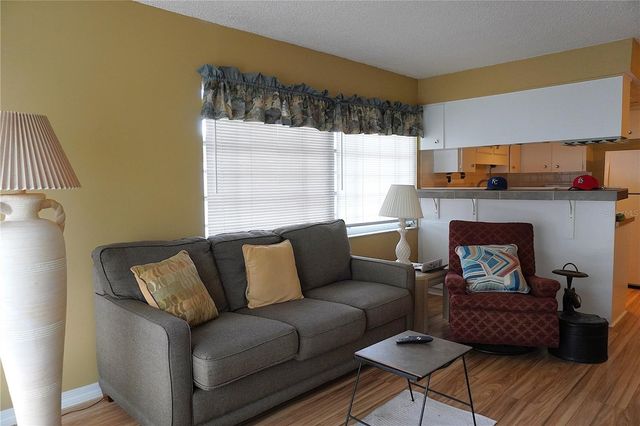 4315 TAHITIAN GARDENS CIRCLE H, Holiday, FL 34691