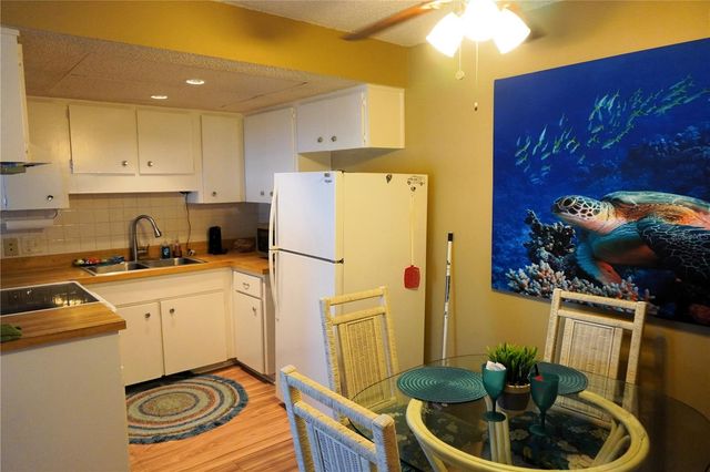 4315 TAHITIAN GARDENS CIRCLE H, Holiday, FL 34691