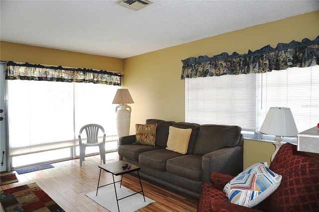 4315 TAHITIAN GARDENS CIRCLE H, Holiday, FL 34691