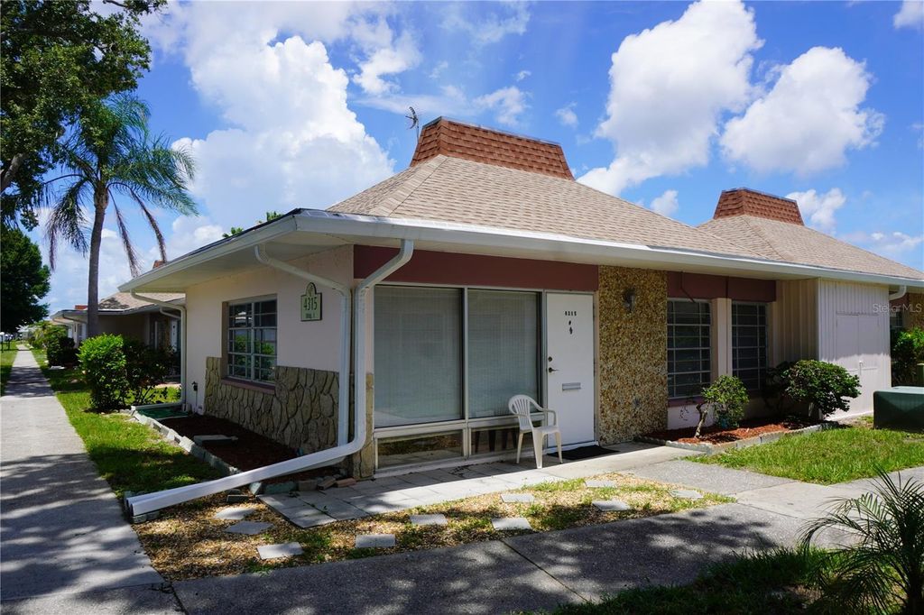 4315 TAHITIAN GARDENS CIRCLE H, Holiday, FL 34691