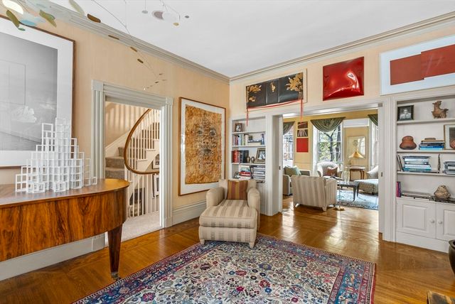 52 Pinckney St, Boston, MA 02114
