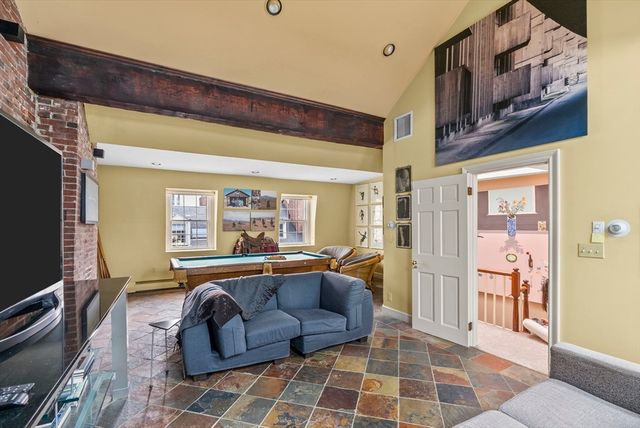 52 Pinckney St, Boston, MA 02114