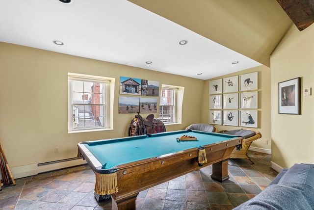 52 Pinckney St, Boston, MA 02114