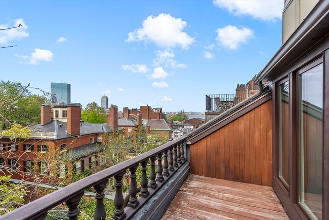 52 Pinckney St, Boston, MA 02114