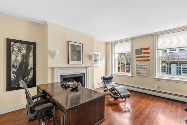 52 Pinckney St, Boston, MA 02114