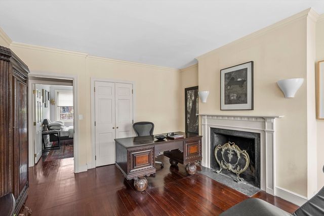 52 Pinckney St, Boston, MA 02114