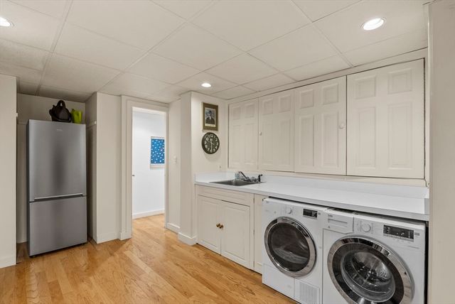 52 Pinckney St, Boston, MA 02114