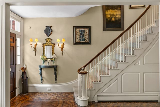 52 Pinckney St, Boston, MA 02114