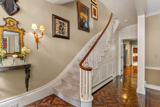 52 Pinckney St, Boston, MA 02114